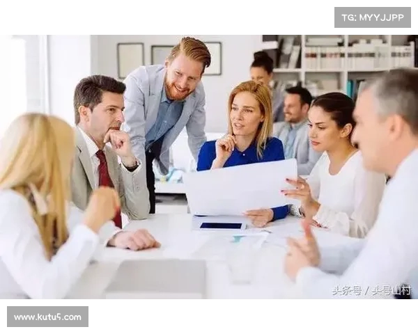 足球俱乐部在球员转会谈判中的策略制定与成功要素分析